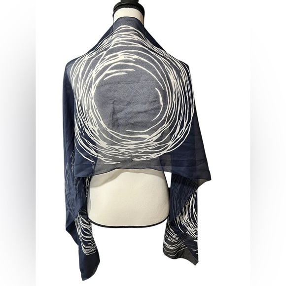 Navy and White Patterned Scarf, approx. 17” x 68” - Picture 8 of 12